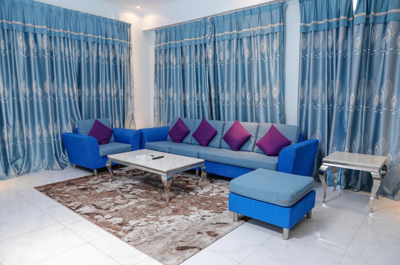 Swan Towers Aparthotel Manama Ngoại thất bức ảnh